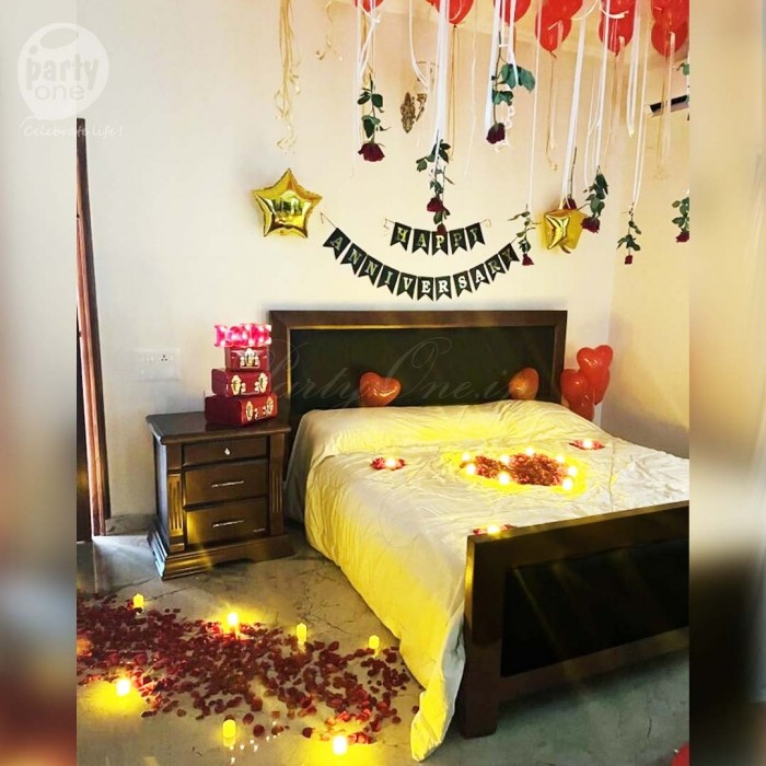 decorations Romantic Anniversary Room Decor with Rose Petals